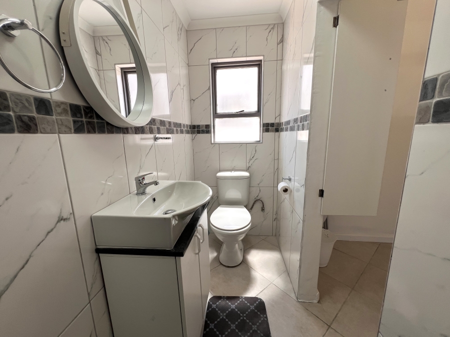To Let 1 Bedroom Property for Rent in Flamingo Vlei Western Cape